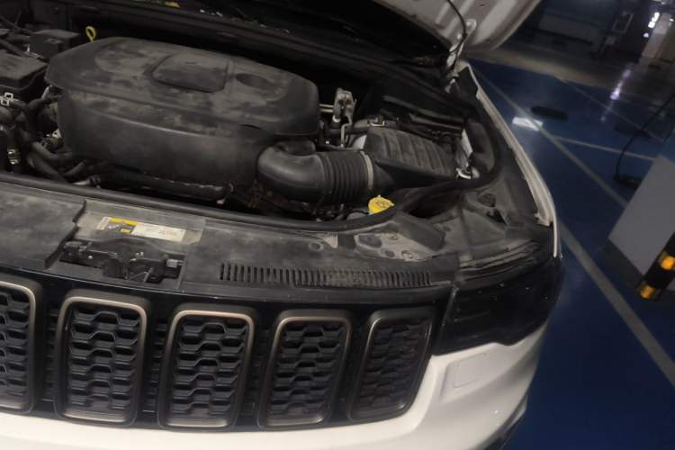 Used Jeep Grand Cherokee 2016 3.6L 75th Anniversary Tribute Edition Engine Bay Left