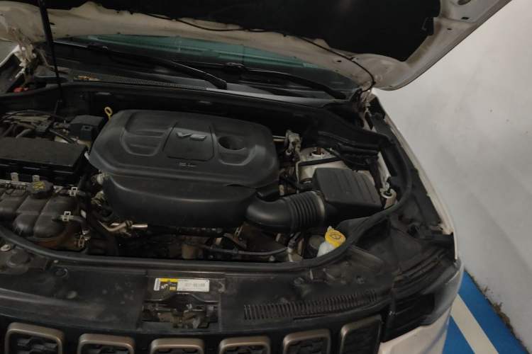 Used Jeep Grand Cherokee 2016 3.6L 75th Anniversary Tribute Edition Engine Bay Left