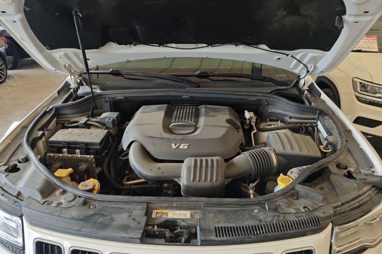 Used Jeep Grand Cherokee 2016 3.0L Comfort Navigation Edition Engine Bay