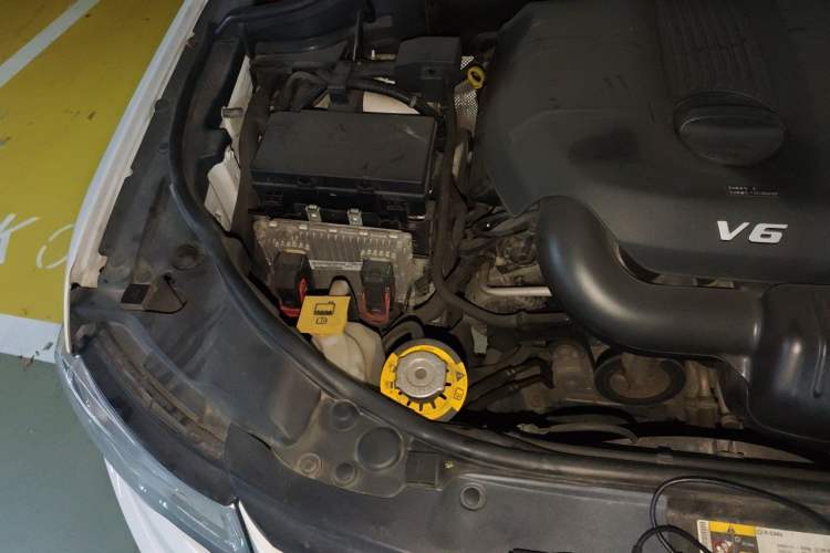 Used Jeep Grand Cherokee 2016 3.0L Comfort Navigation Edition Engine Bay Right