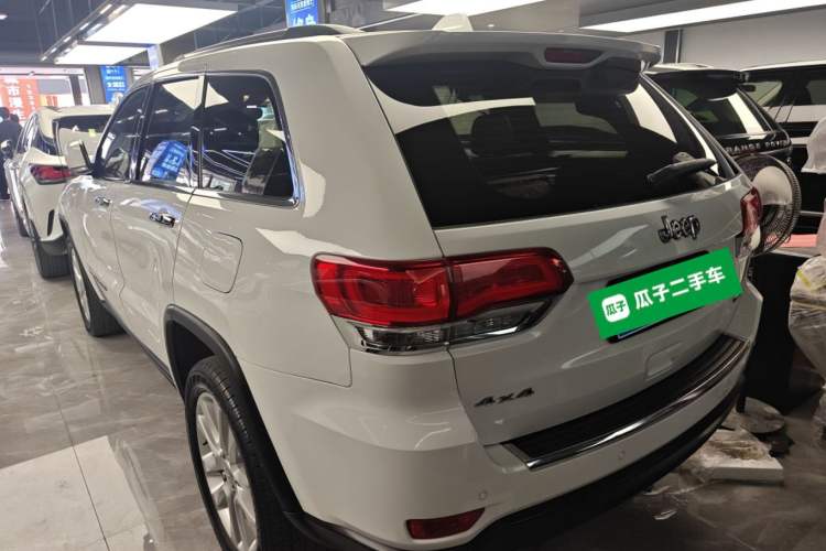 Used Jeep Grand Cherokee 2016 3.0L Elite Navigation Edition Exterior 3