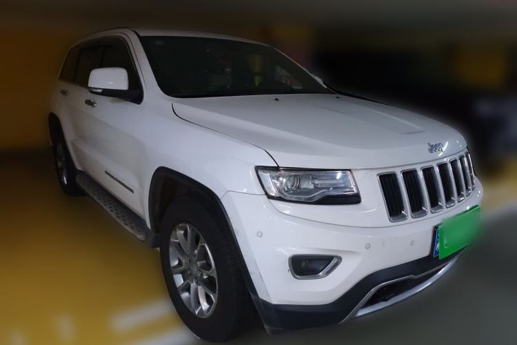 Used Jeep Grand Cherokee 2016 3.0L Comfort Navigation Edition Front Right 45 Deg