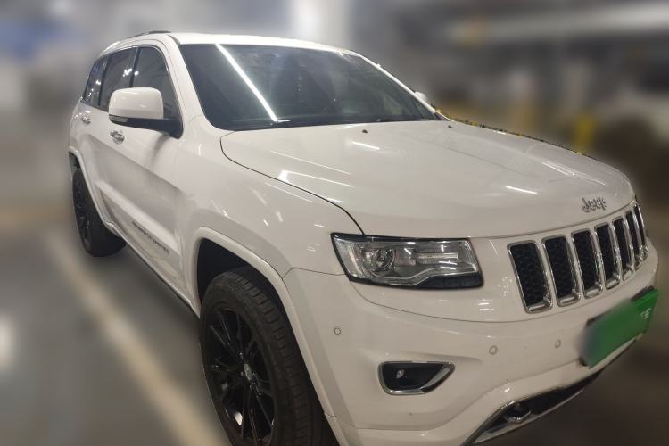 Used Jeep Grand Cherokee 2016 3.6L Luxury Navigation Edition Front Right 45 Deg