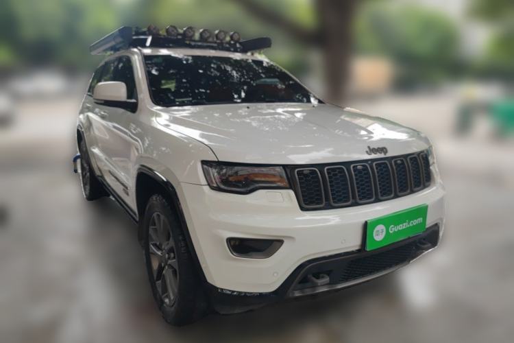 Used Jeep Grand Cherokee 2016 3.6L 75th Anniversary Tribute Edition Front Right 45 Deg
