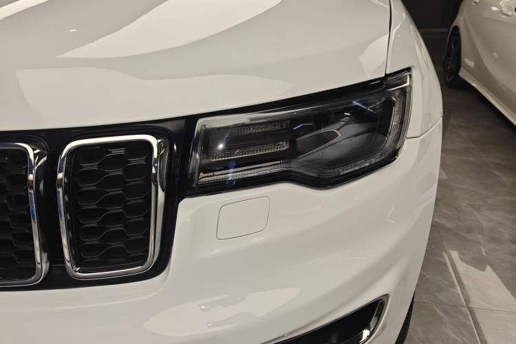 Used Jeep Grand Cherokee 2016 3.0L Elite Navigation Edition Left Front Headlight