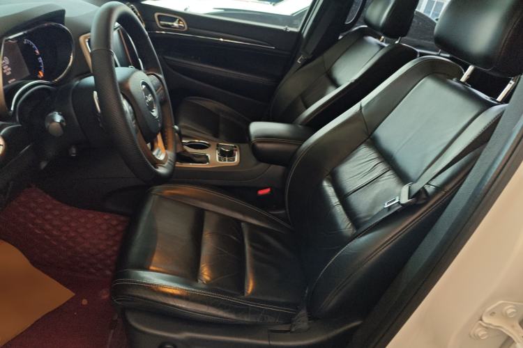 Used Jeep Grand Cherokee 2016 3.0L Comfort Navigation Edition Left Front Seat