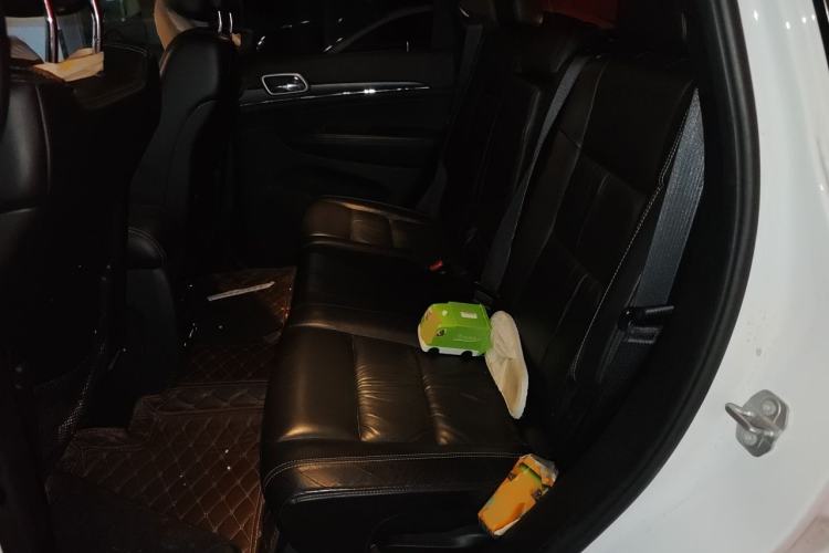 Used Jeep Grand Cherokee 2016 3.0L Comfort Navigation Edition Left Rear Seat
