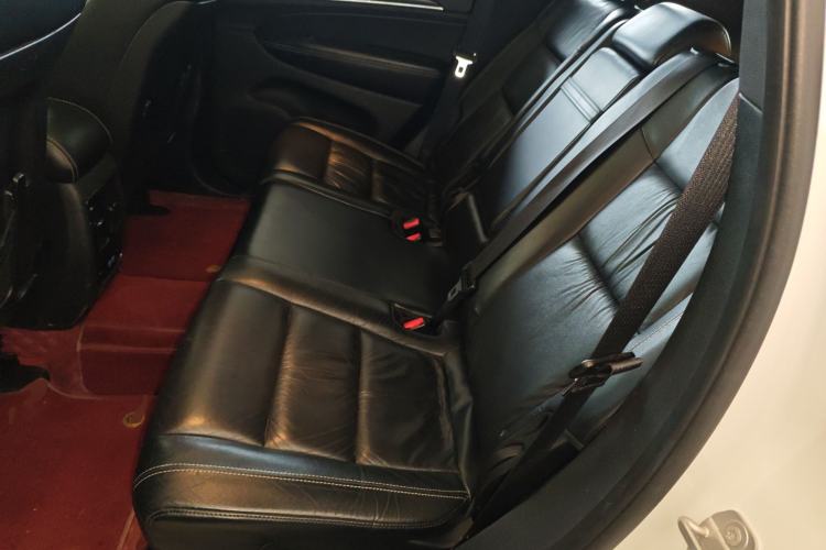 Used Jeep Grand Cherokee 2016 3.0L Comfort Navigation Edition Left Rear Seat