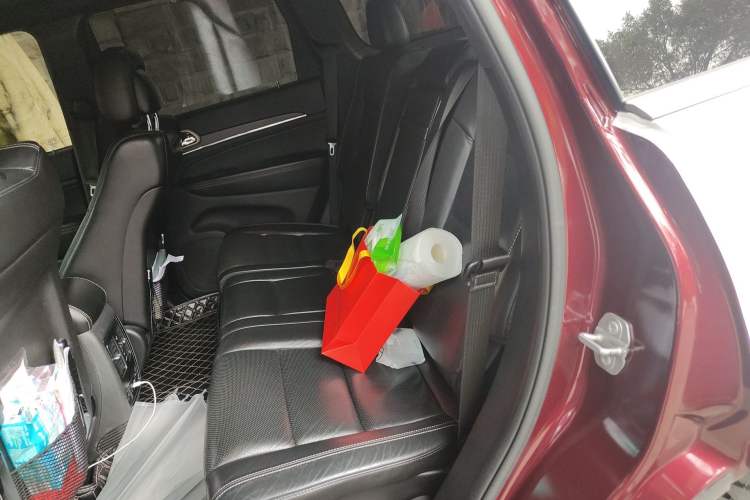 Used Jeep Grand Cherokee 2016 3.0L Elite Navigation Edition Left Rear Seat