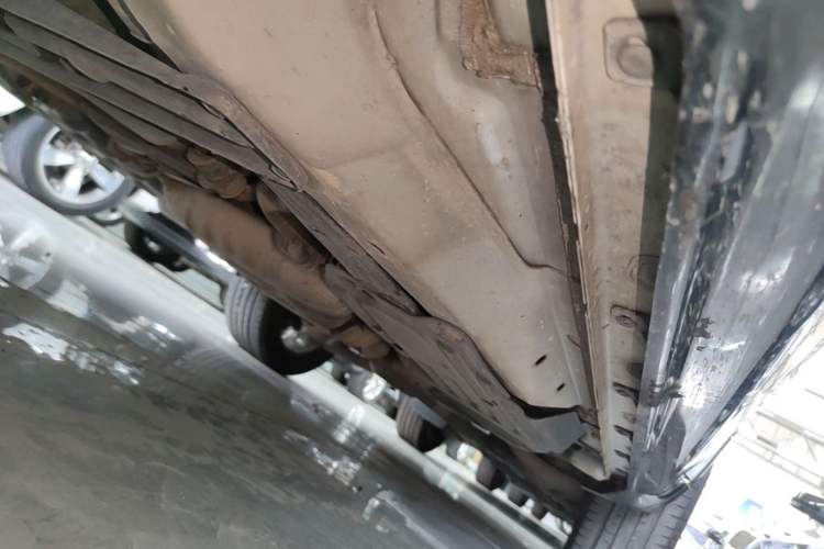 Used Jeep Grand Cherokee 2016 3.6L 75th Anniversary Tribute Edition Left Side Sill