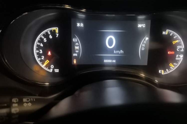 Used Jeep Grand Cherokee 2016 3.6L 75th Anniversary Tribute Edition Odometer Close Up