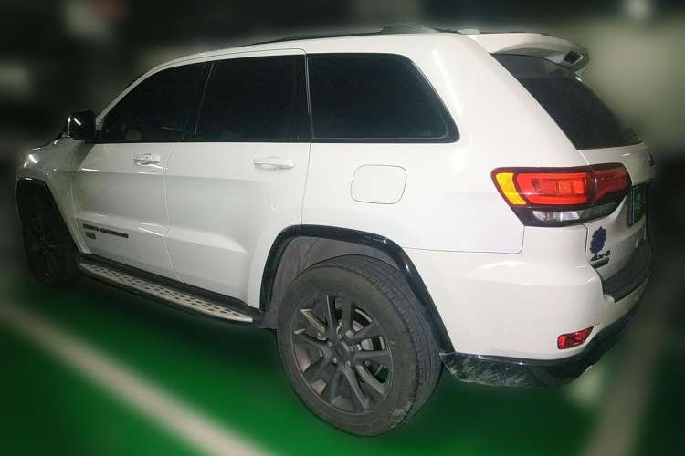 Used Jeep Grand Cherokee 2016 3.0TD Diesel 75th Anniversary Tribute Edition Rear Left 45 Deg