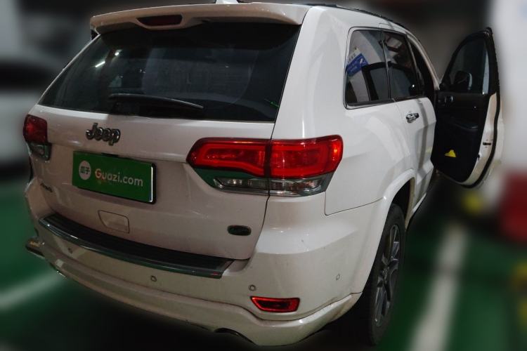 Used Jeep Grand Cherokee 2016 3.6L Luxury Navigation Edition Rear Right 45 Deg