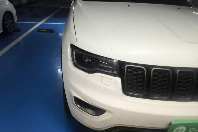 Used Jeep Grand Cherokee 2016 3.6L 75th Anniversary Tribute Edition Right Front Headlight
