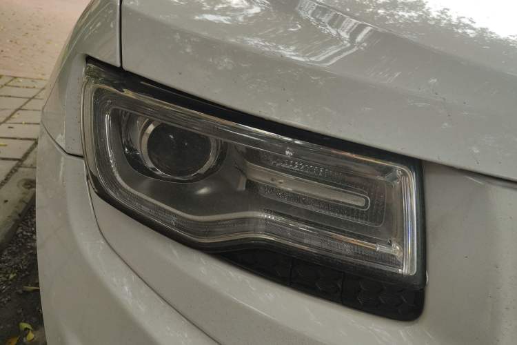 Used Jeep Grand Cherokee 2016 3.0L Elite Navigation Edition Right Front Headlight