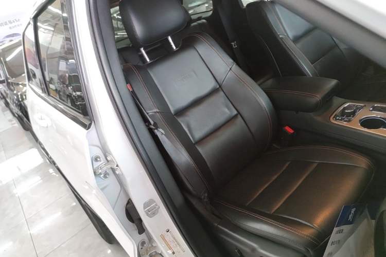 Used Jeep Grand Cherokee 2016 3.6L 75th Anniversary Tribute Edition Right Front Seat