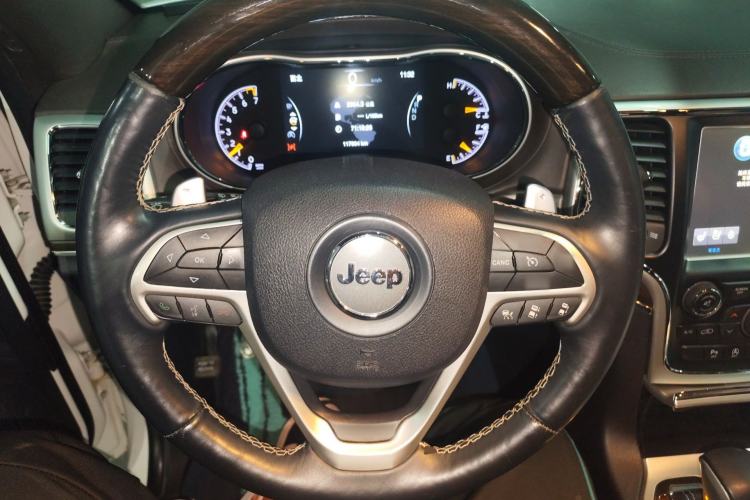 Used Jeep Grand Cherokee 2016 3.6L Luxury Navigation Edition Steering Wheel
