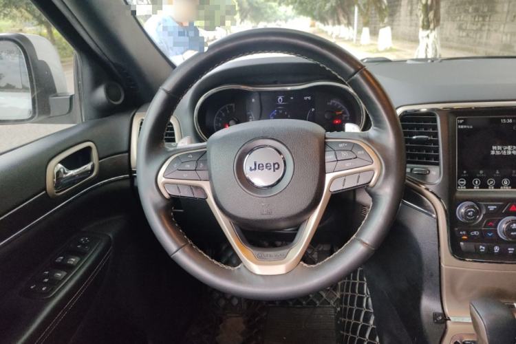 Used Jeep Grand Cherokee 2016 3.0L Elite Navigation Edition Steering Wheel