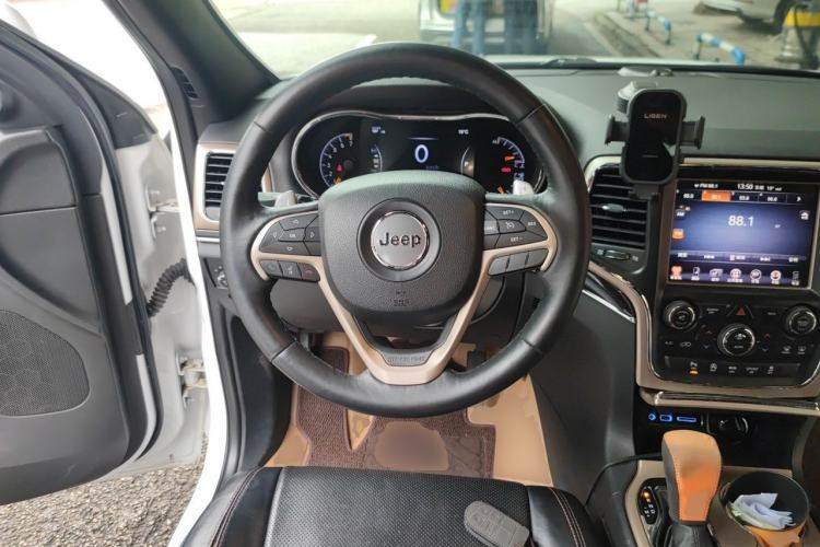 Used Jeep Grand Cherokee 2016 3.6L 75th Anniversary Tribute Edition Steering Wheel