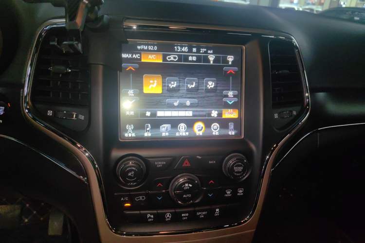 Used Jeep Grand Cherokee 2017 3.0L Comfort Navigation Edition Audio And AC Panel