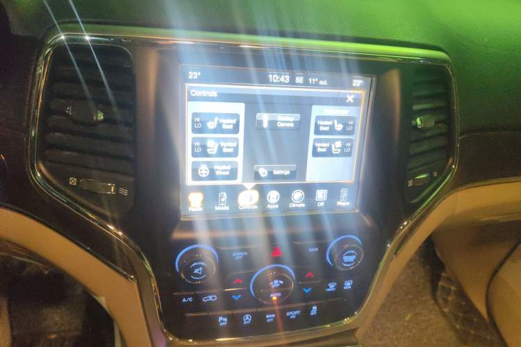 Used Jeep Grand Cherokee 2017 3.6L Elite Navigation Edition Audio And AC Panel