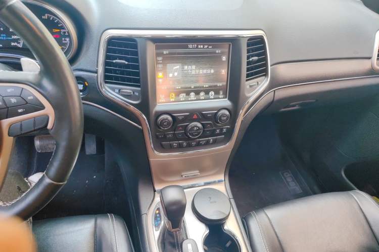 Used Jeep Grand Cherokee 2017 3.6L Elite Navigation Edition Audio And AC Panel