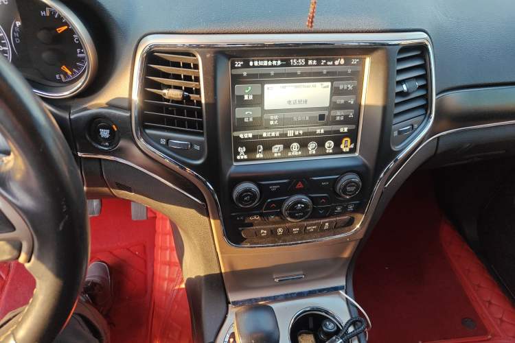Used Jeep Grand Cherokee 2017 3.0L Comfort Navigation Edition Audio And AC Panel