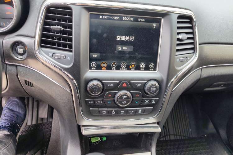Used Jeep Grand Cherokee 2017 3.0L Elite Navigation Edition Audio And AC Panel