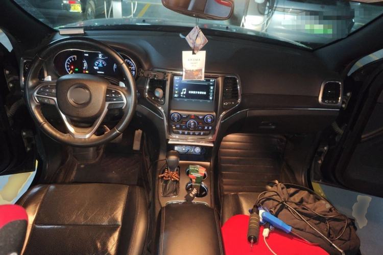 Used Jeep Grand Cherokee 2017 3.0L Elite Navigation Edition Center Console