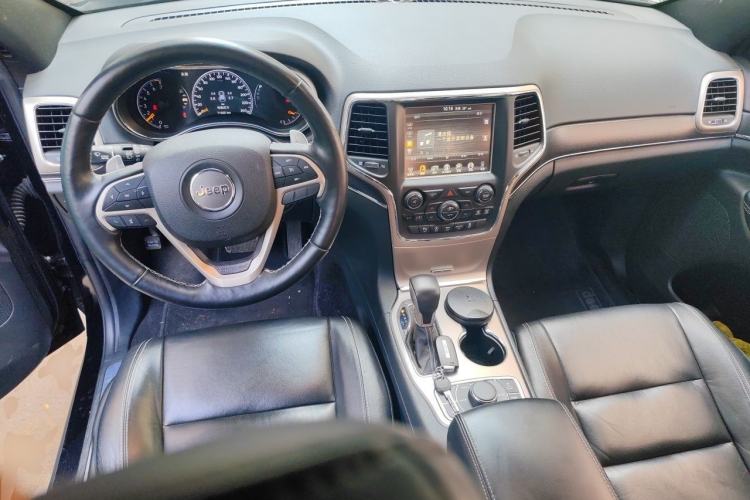 Used Jeep Grand Cherokee 2017 3.6L Elite Navigation Edition Center Console