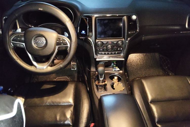 Used Jeep Grand Cherokee 2017 3.0L Comfort Navigation Edition Center Console