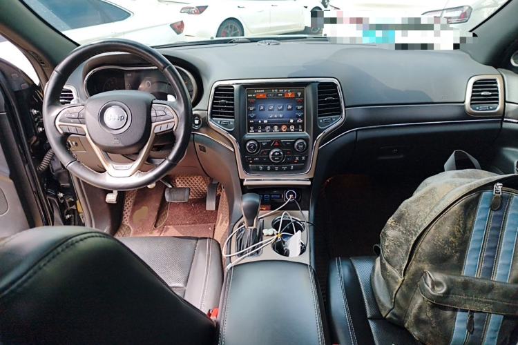 Used Jeep Grand Cherokee 2017 3.0L Elite Navigation Edition Center Console