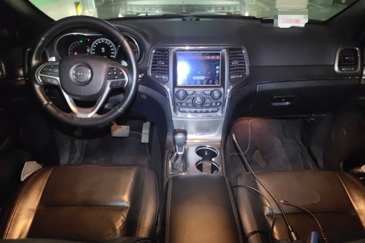 Used Jeep Grand Cherokee 2017 3.0L Comfort Navigation Edition Center Console