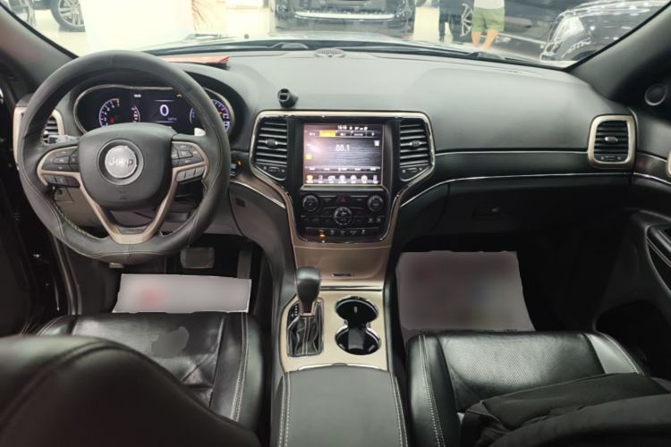 Used Jeep Grand Cherokee 2017 3.0L Elite Navigation Edition Center Console