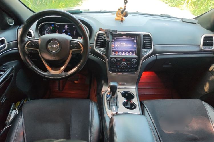 Used Jeep Grand Cherokee 2017 3.6L Elite Navigation Edition Center Console