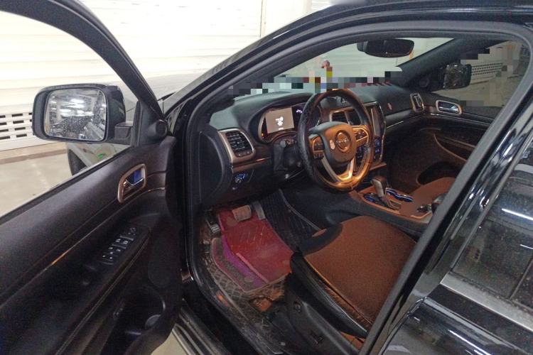 Used Jeep Grand Cherokee 2017 3.0L Comfort Navigation Edition Driver Seat