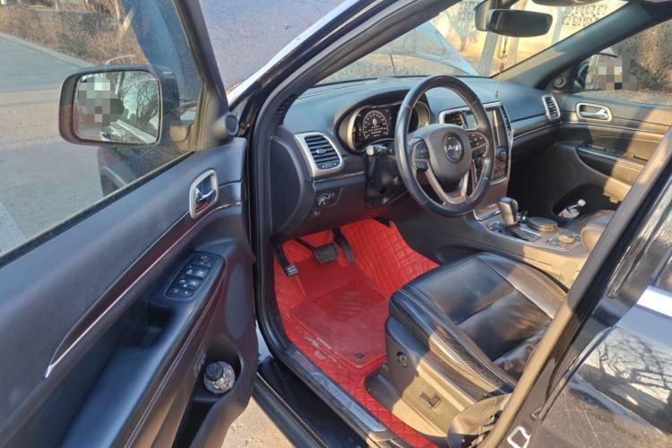 Used Jeep Grand Cherokee 2017 3.0L Comfort Navigation Edition Driver Seat