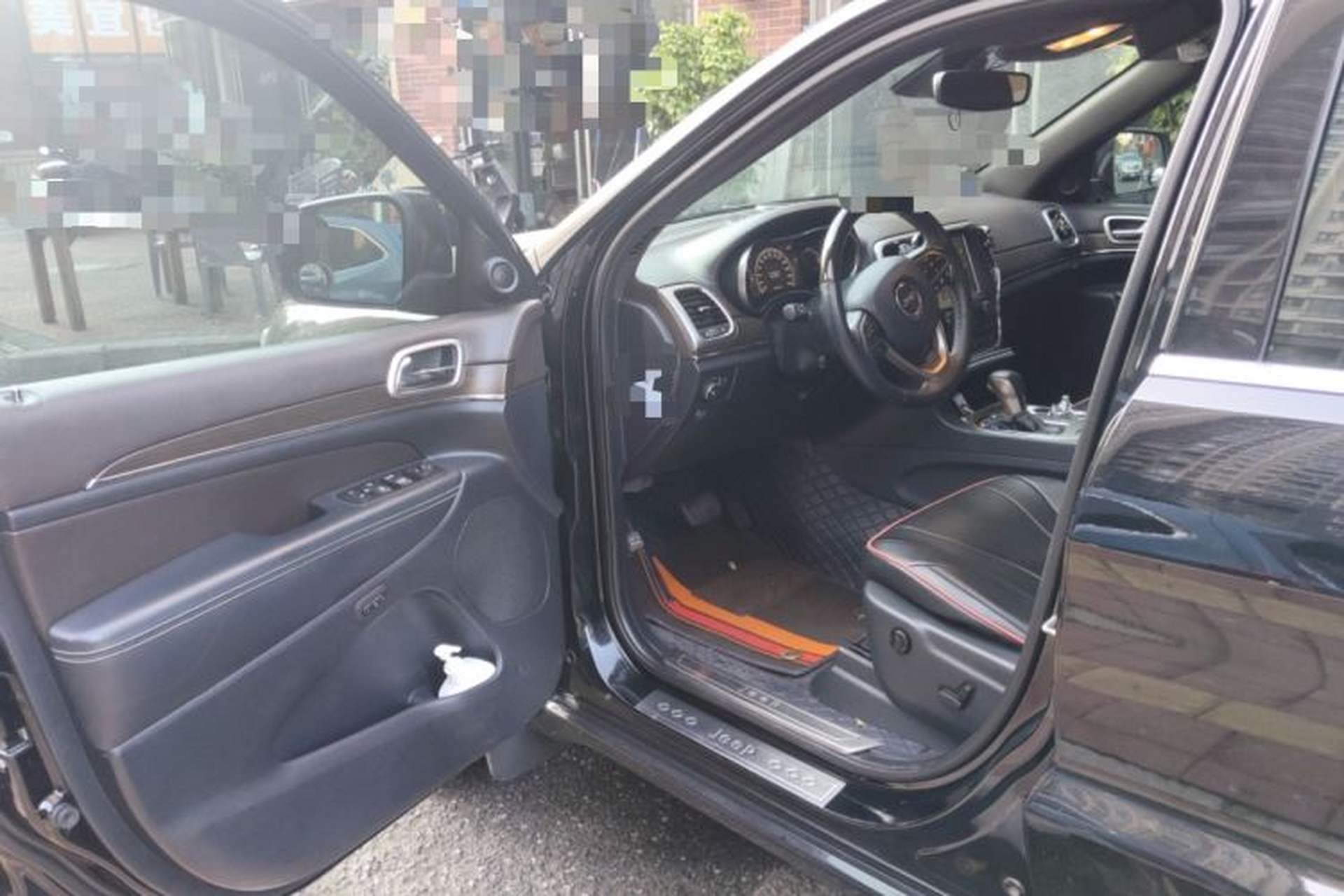 Used Jeep Grand Cherokee 2017 3.6L Luxury Navigation Edition Driver Seat
