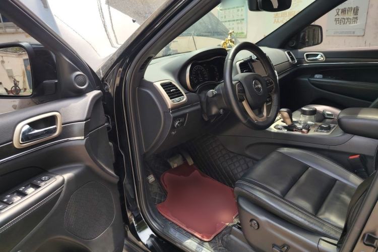 Used Jeep Grand Cherokee 2017 3.6L Elite Navigation Edition Driver Seat