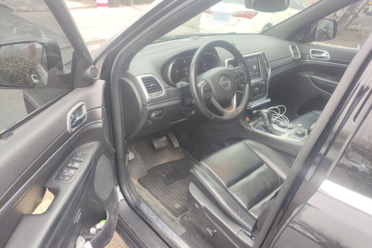 Used Jeep Grand Cherokee 2017 3.6L Elite Navigation Edition Driver Seat
