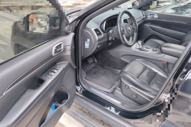 Used Jeep Grand Cherokee 2017 3.0L Elite Navigation Edition Driver Seat