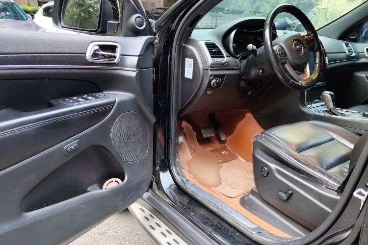 Used Jeep Grand Cherokee 2017 3.0L Comfort Navigation Edition Driver Seat