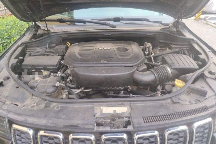 Used Jeep Grand Cherokee 2017 3.6L Luxury Navigation Edition Engine Bay