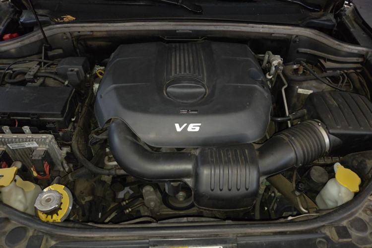 Used Jeep Grand Cherokee 2017 3.0L Elite Navigation Edition Engine Bay