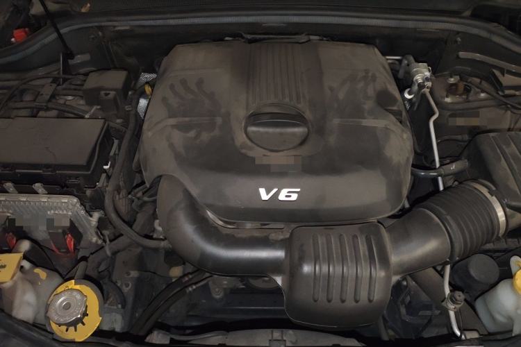 Used Jeep Grand Cherokee 2017 3.0L Elite Navigation Edition Engine Bay
