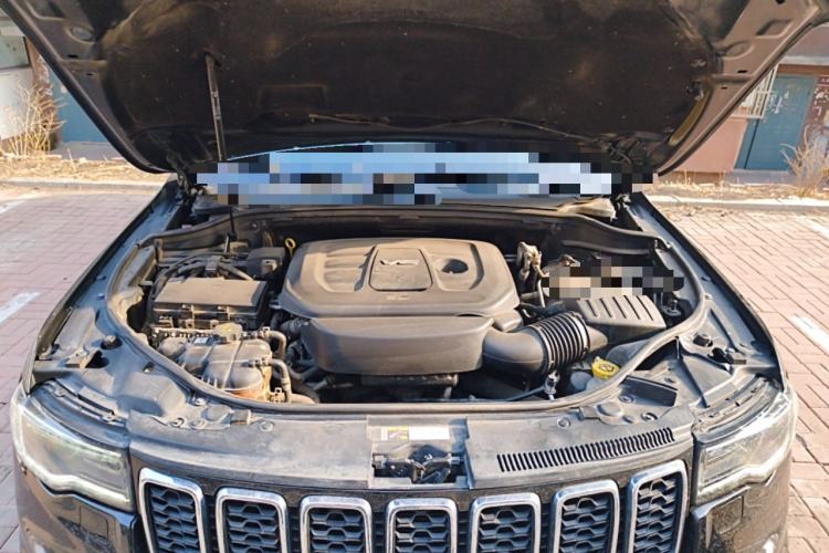 Used Jeep Grand Cherokee 2017 3.6L Elite Navigation Edition Engine Bay