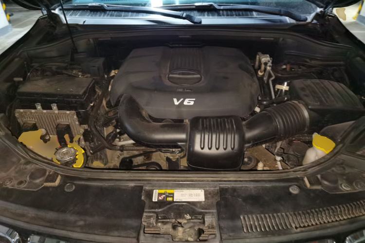 Used Jeep Grand Cherokee 2017 3.0L Elite Navigation Edition Engine Bay