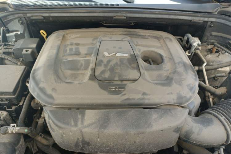 Used Jeep Grand Cherokee 2017 3.6L Elite Navigation Edition Engine Bay