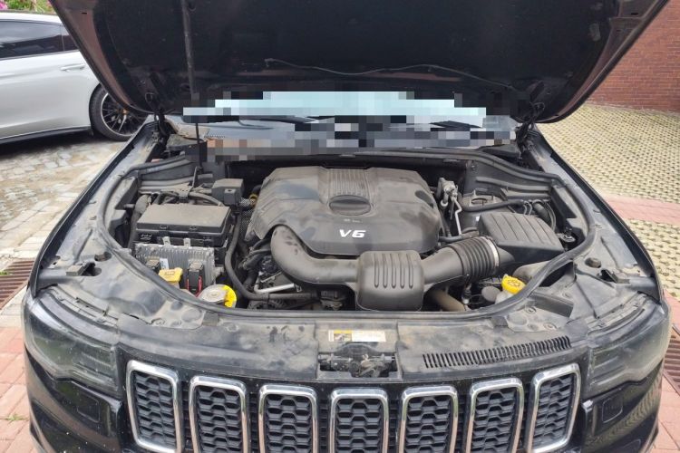 Used Jeep Grand Cherokee 2017 3.0L Comfort Navigation Edition Engine Bay