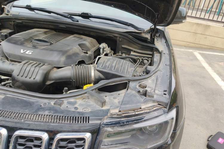 Used Jeep Grand Cherokee 2017 3.0L Comfort Navigation Edition Engine Bay Left
